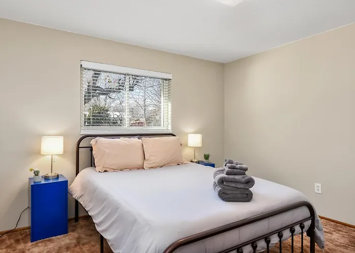 Gorgeous Close To Bushmaster Park! 3*