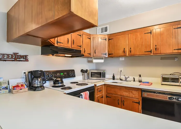 Gorgeous Close To Bushmaster Park! Hotel