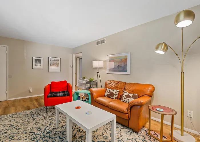 Gorgeous Close To Bushmaster Park!